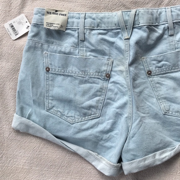 We The Free Beginner’s Luck Low Rise Slouch Shorts - Picture 5 of 6